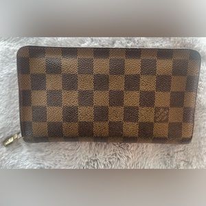 Louis Vuitton Zippy Wallet Porte Monnaie Damier Ebene